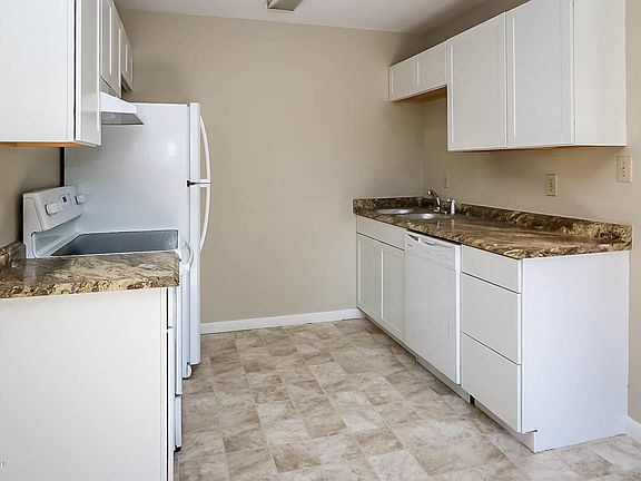 4th image of 3309 Bridges St APT 15