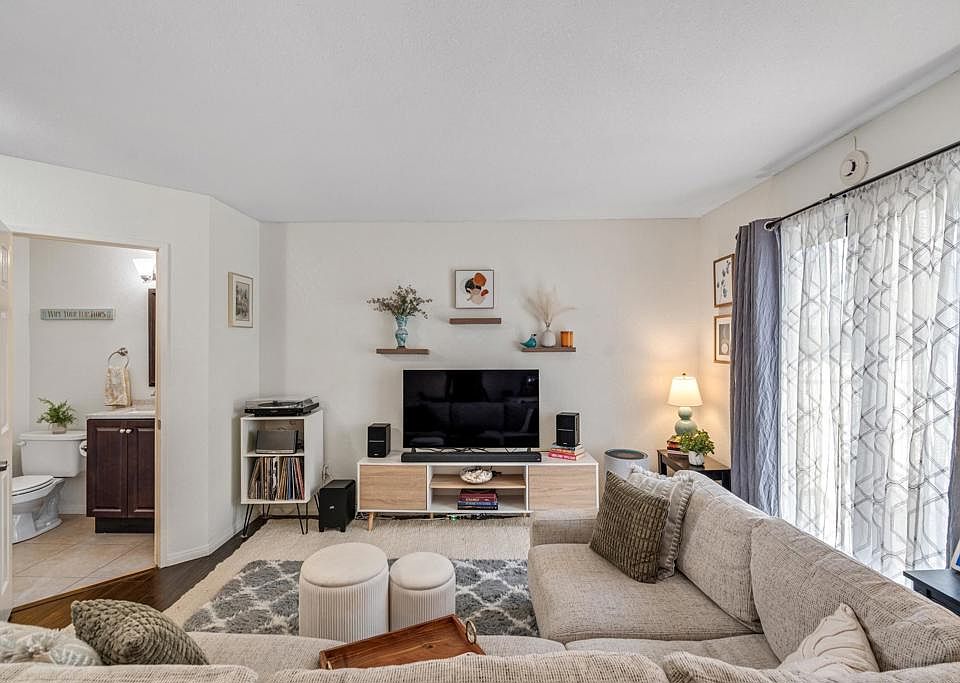 1st image of 1461 Hemlock Ave