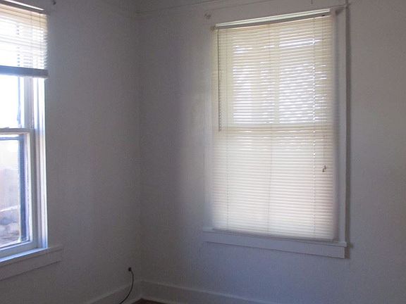 5th image of 129 E Fleming Ave APT B