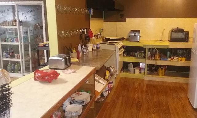 2nd image of 707 N Main St