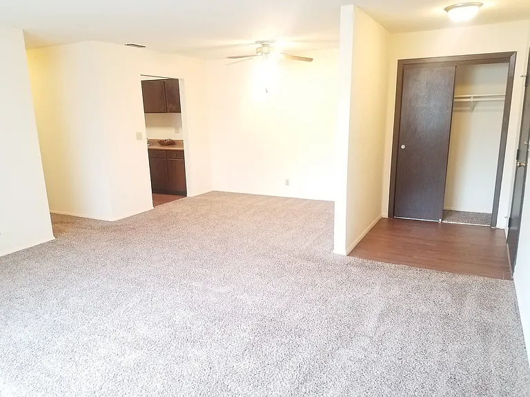 Kimberly Club Apartments — Photo 113
