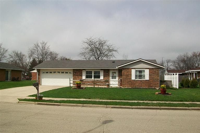 1st image of 2402 New Castle Dr