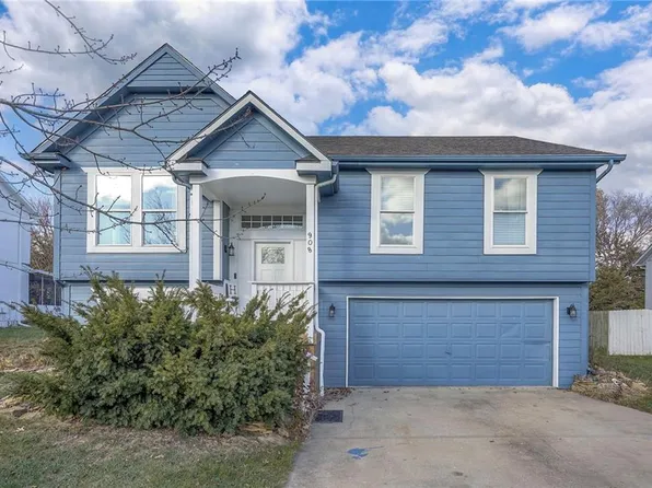 908 Cottage Creek Dr, Gardner, KS 66030