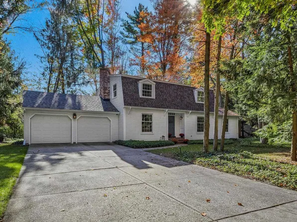 1112 Wildwood St, Midland, MI 48642