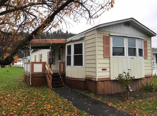 104 Green Meadow Ct, Milford, PA 18337