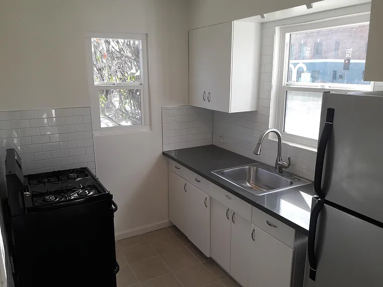 460 S Detroit St #7 — Photo 11