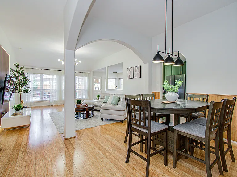 7207 Crescent Mills Dr — Photo 4