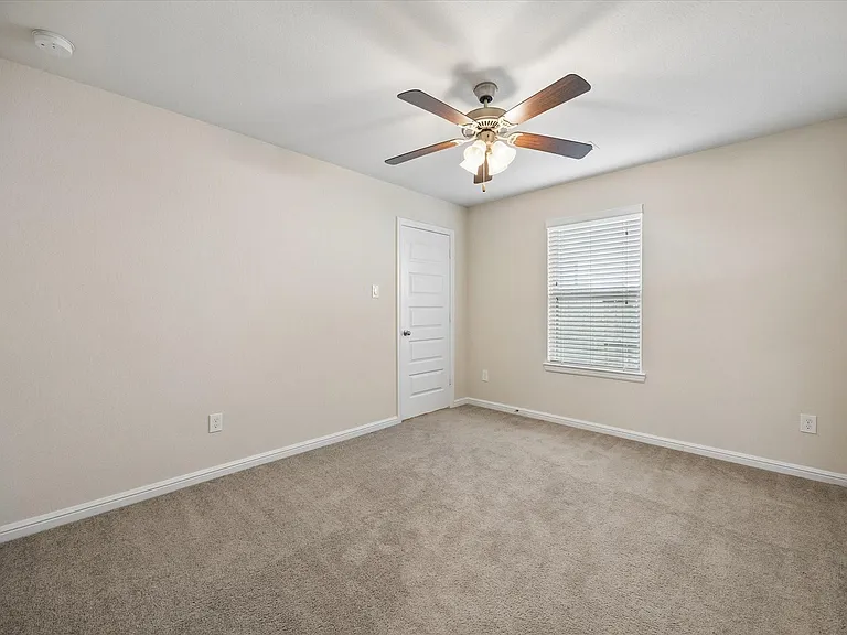 18219 Alora Spgs — Photo 16