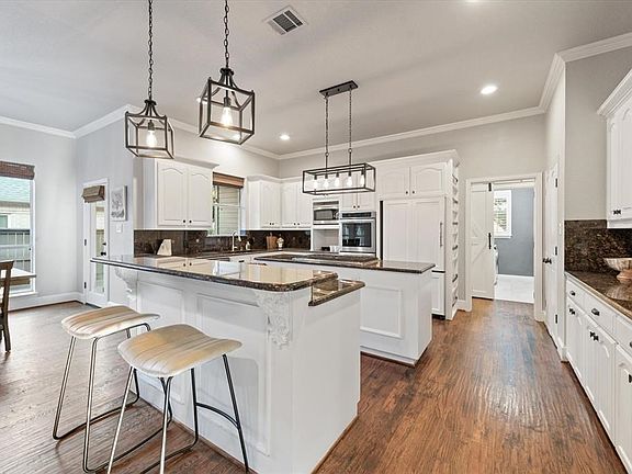 2nd image of 704 Aberdeen Way