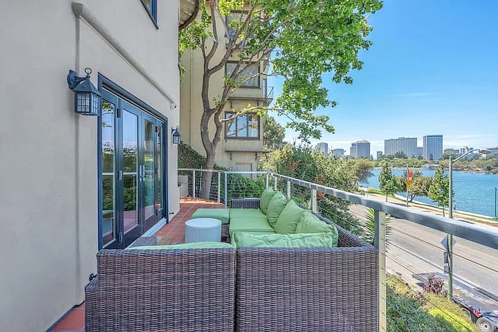3 bed, $6,200 — Photo 2
