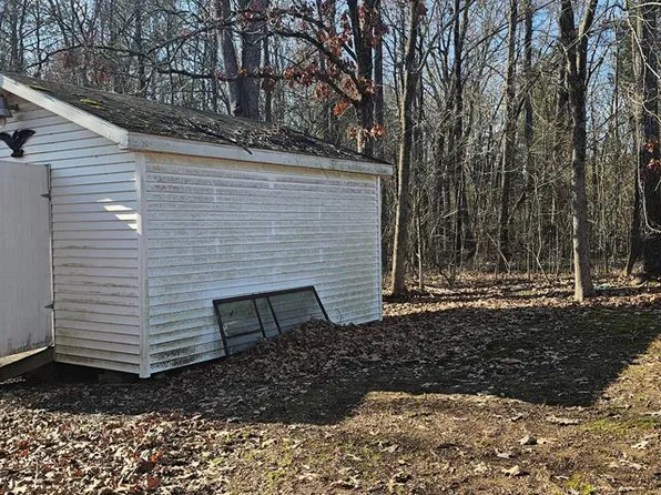 55 Summerfield Dr, Springville, TN 38256