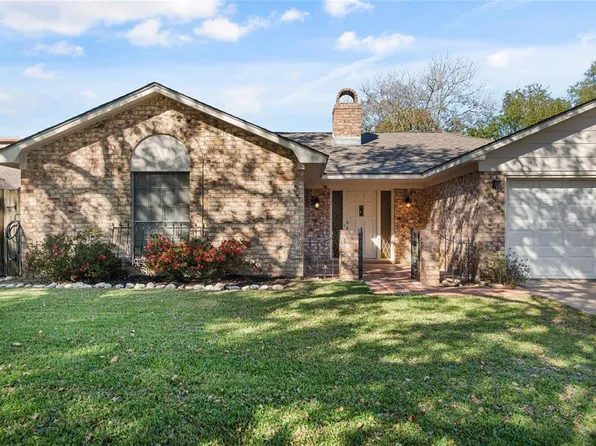 1104 Cactus Dr, Baytown, TX 77521