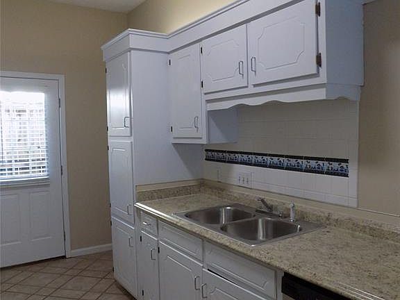 3rd image of 4148 Denton Dr