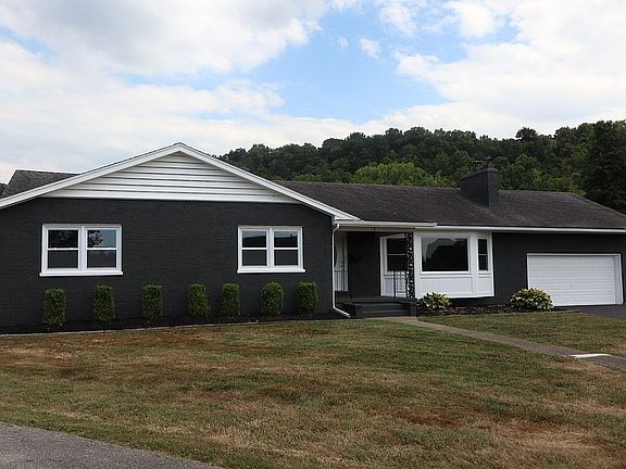 2nd image of 18 Bryant Cir