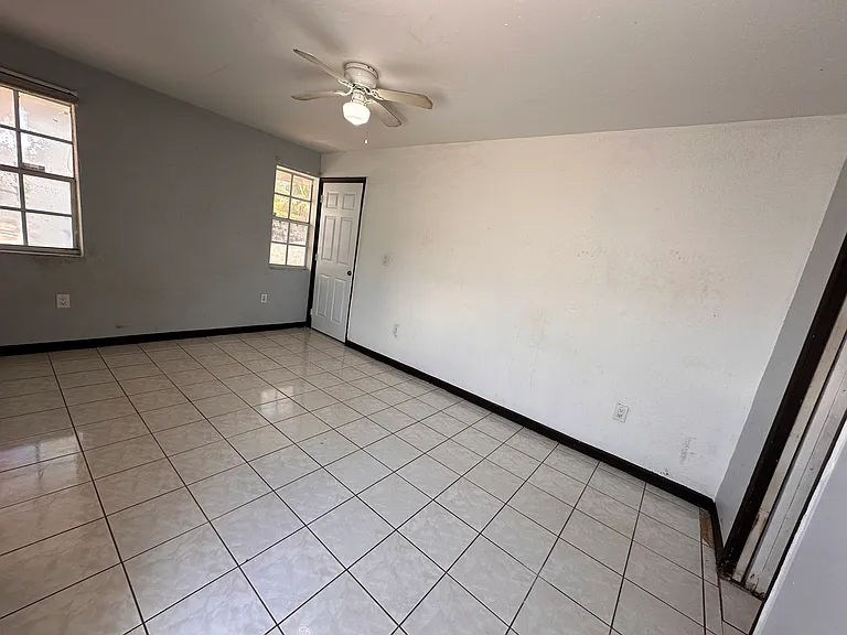 5240 SW 106th Ave — Photo 4