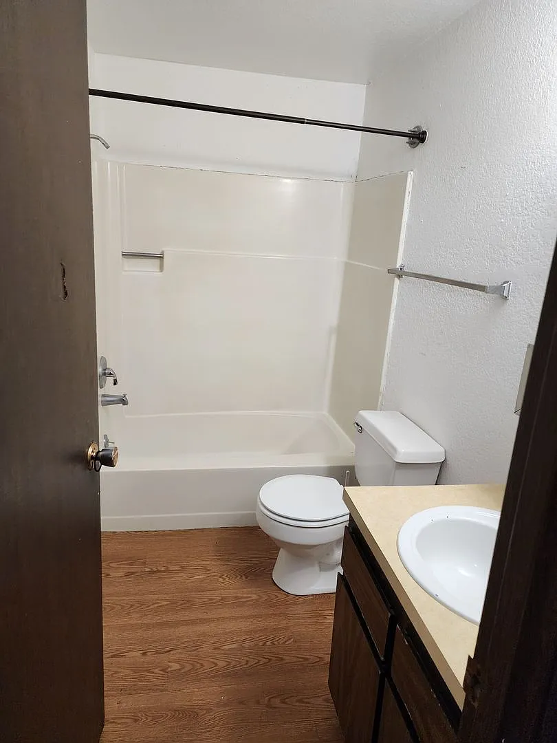 EG-0000 | 226 Mountain View Ave (10 Units) — Photo 4