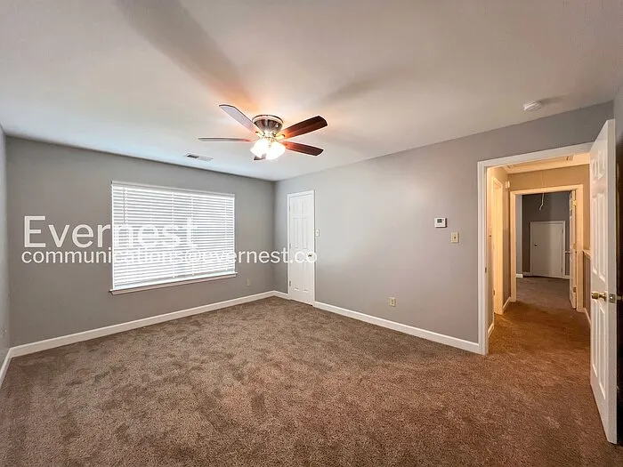 7900 Hunters Xing — Photo 16