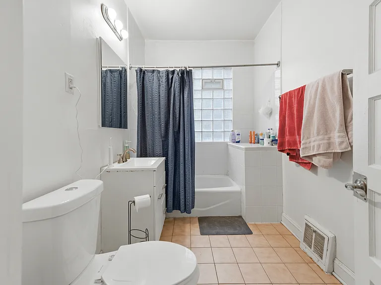 2638 N Farwell Ave #2638 — Photo 7