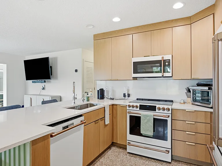 580 Baywood Dr W — Photo 13