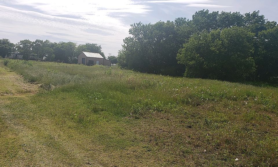 2nd image of 300 Olive St Lot 1-4