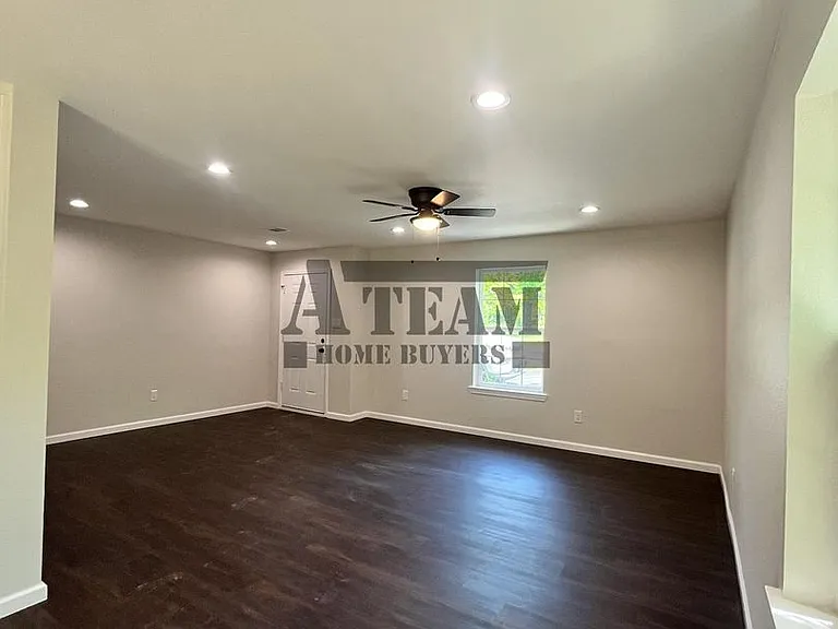 127 Guadalupe St — Photo 5