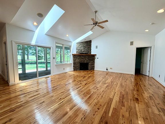 5th image of 230 Arsenal Dr