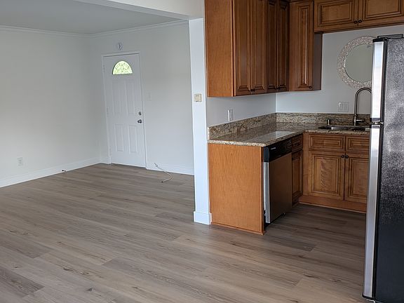 2nd image of 383 W Bay St APT 10