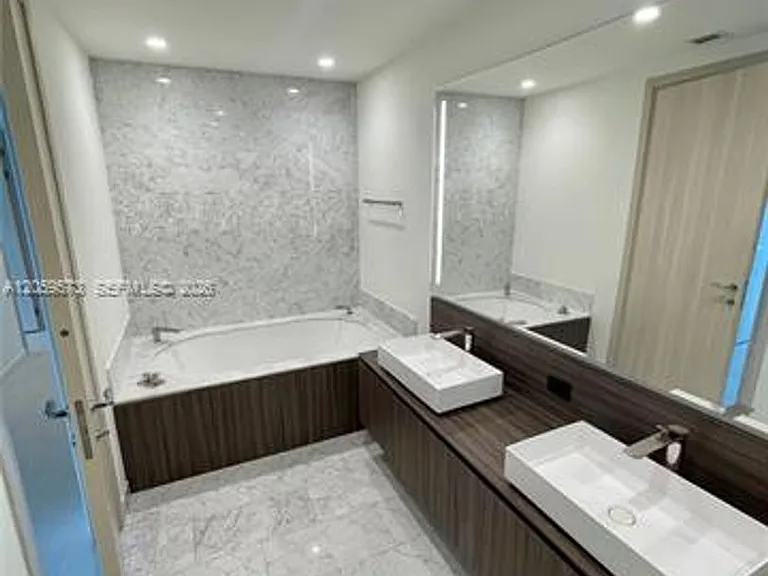 1000 Brickell Plz #Penthouse CU-5501 — Photo 21