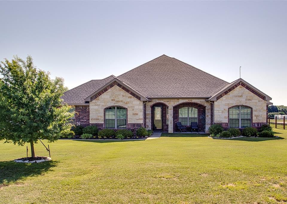 1st image of 124 Trailwood Dr