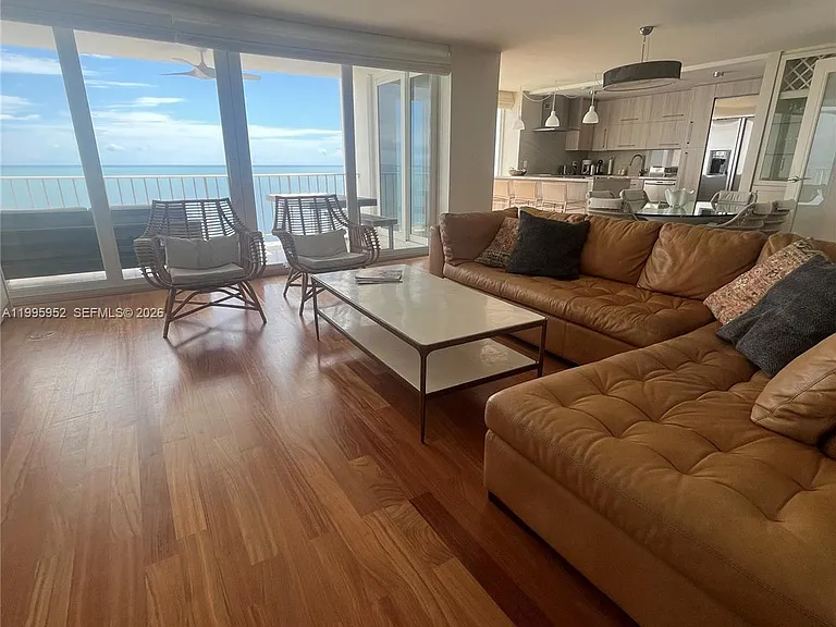 881 Ocean Dr #18B — Photo 9
