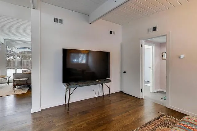 2649 Crawford Ave — Photo 7