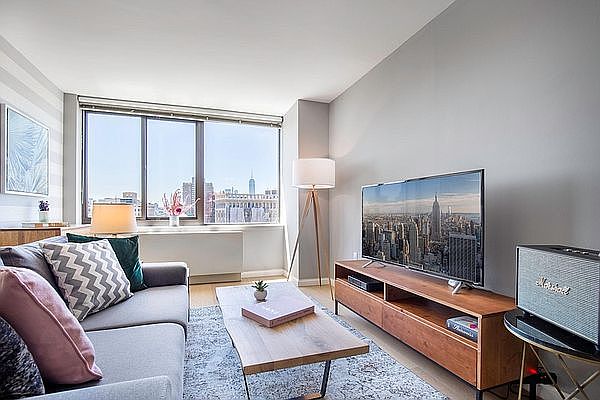 1st image of 1 Union Sq S APT 24B