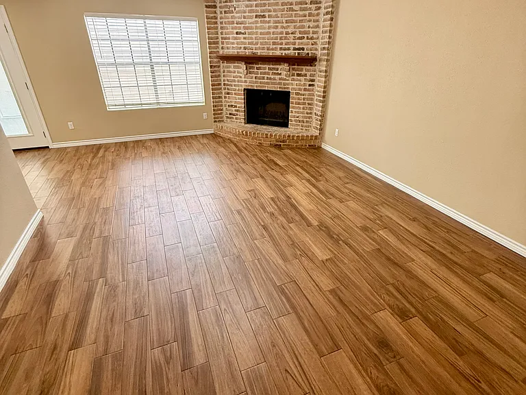 1013 Park Meadow Dr — Photo 3