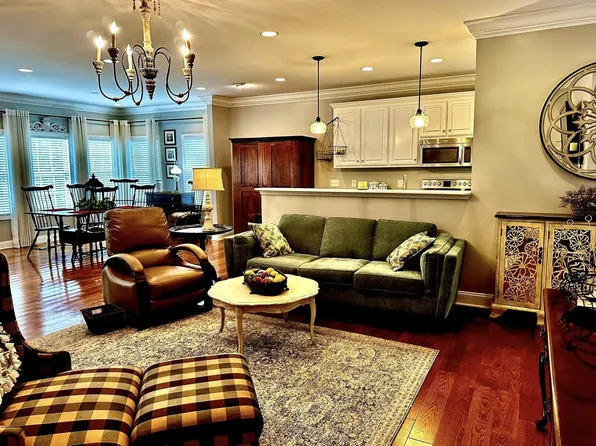 1605 S Cannon Blvd E #201, Shelbyville, TN 37160