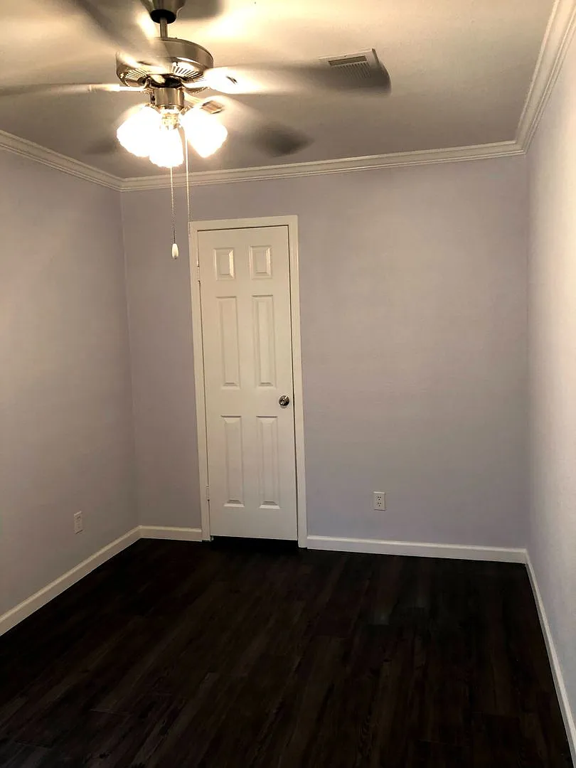Room For Rent — Photo 4