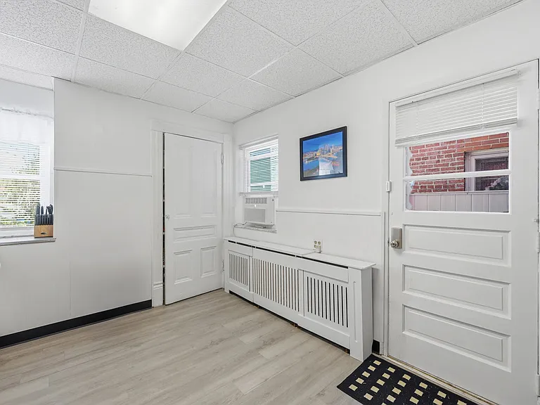 111 Pearl St — Photo 23