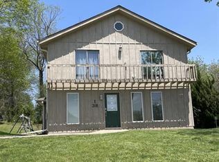 38I NE Lake Shore Dr, Lees Summit, MO 64086