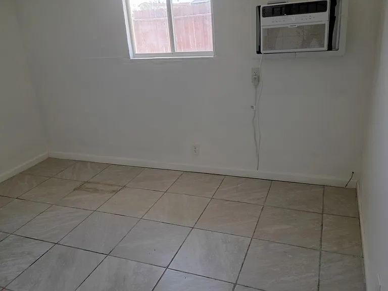 1932 Erin Dr. — Photo 19