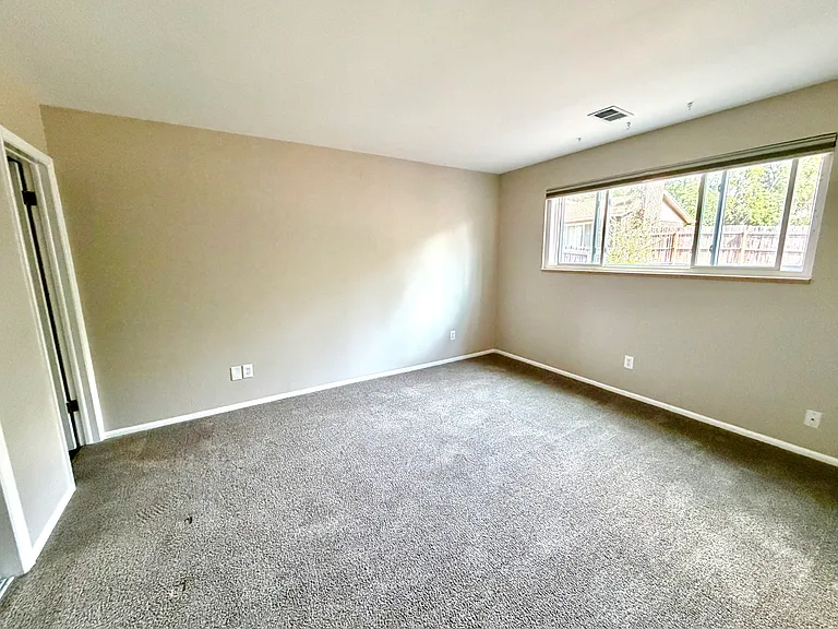 7478 Pomona Dr S — Photo 9