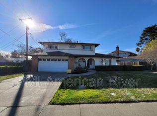 4752 Lake Dr, Carmichael, CA 95608