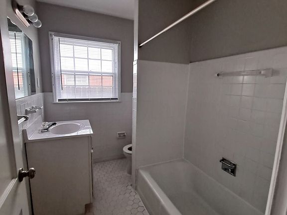 3rd image of 793 Dillworth St