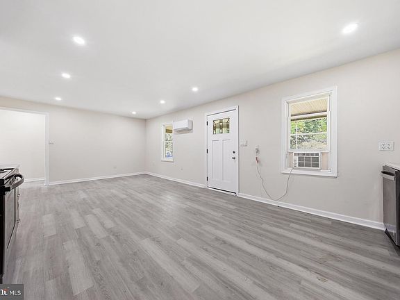5th image of 12528 Seavolt Rd