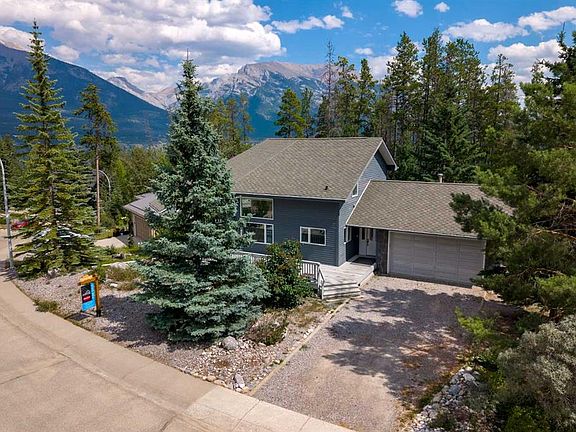 2nd image of 1064 NW Evergreen Cir