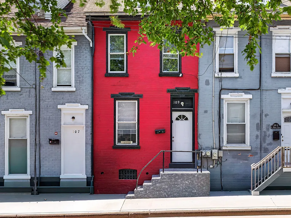 109 N Warren St