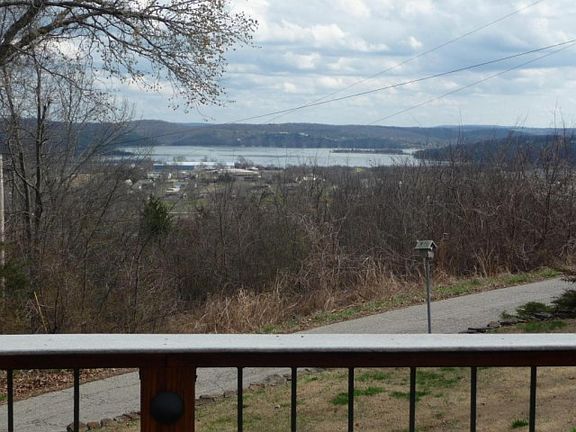 3rd image of 58 Skyline Dr