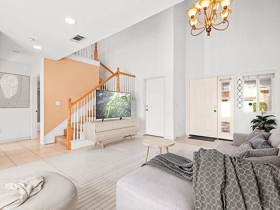 2nd image of 535 W D St APT I