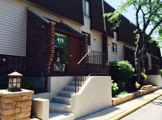 419 Elm St APT 6H, Deerfield, IL 60015