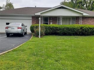 2104 E B St, Belleville, IL 62221