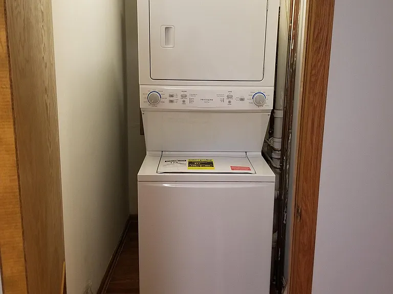 1210 W Henderson St #1 — Photo 8