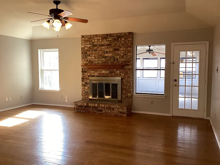 2841 Southridge Dr — Photo 11